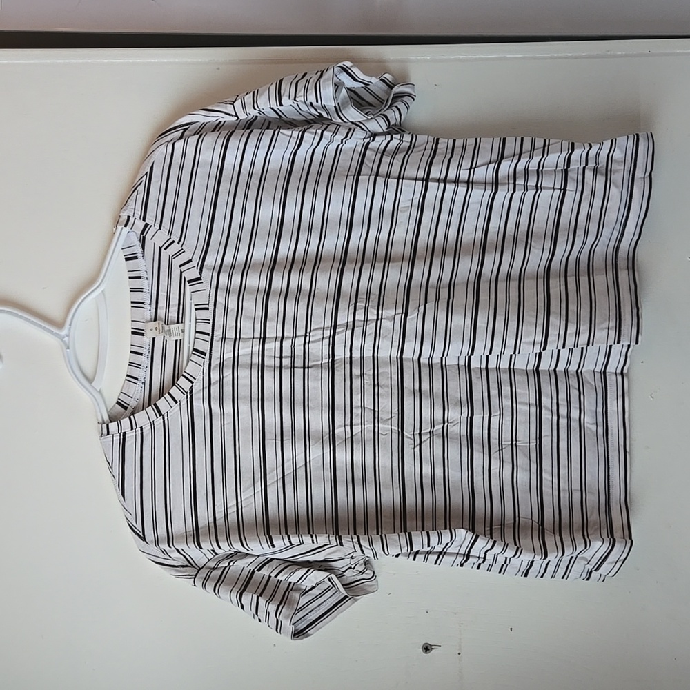 Lululemon cates tee size 6